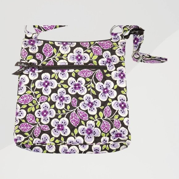 Vera Bradley Quilted Crossbody ~ Floral Print ~ Lots of‎ zippers and pockets - Picture 3 of 6